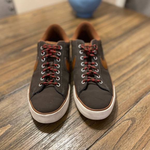 NIKE SWEET CLASSIC LEATHER WINTER CLASSIC 536942-200 BROWN SNEAKER SIZE 9.5 - Picture 2 of 11